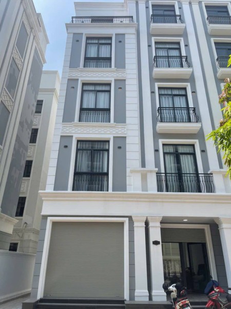 NHÀ PHỐ CHO THUÊ MÁY LẠNH - NGĂN PHÒNG - THANG MÁY - BẾP RÈM