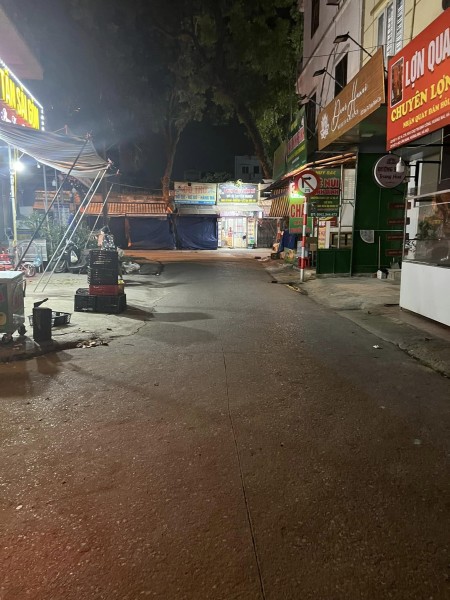 Bán nhà mặt phố Trịnh Đình Cửu - Hoàng Mai, diện tích 45m2 có 4 tầng, tiện ích đầy đủ
