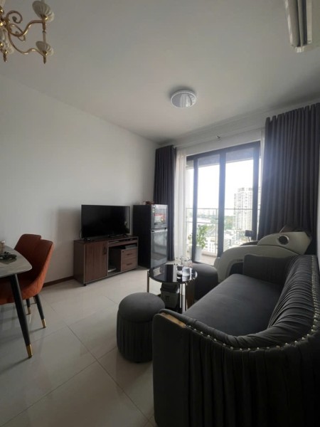 Chuyển nhượng căn hộ 2 phòng ngủ cao cấp, view cận sông tại One Verandah Quận 2