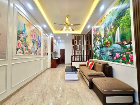 Duy Nhất 1 Căn Phố Nguyễn Trãi, Thanh Xuân, DT 37m2 x 5 Tầng, Giá 6.2 Tỷ, Đối Diện Royal City