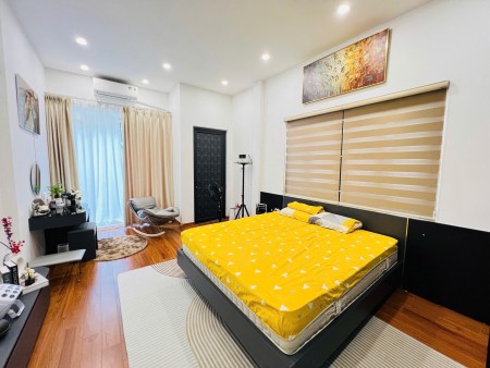 Nhà Phố Quan Nhân, Quận Thanh Xuân 41m2 x 5 Tầng, Chỉ 9.5 Tỷ, Lô Góc.
