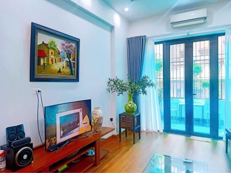 Nhà Đẹp, Phố Nguyễn Trãi, Thanh Xuân 50m2 x 4 Tầng, Chỉ 6.8 Tỷ, Ngõ Rộng 2M Gần Phố.