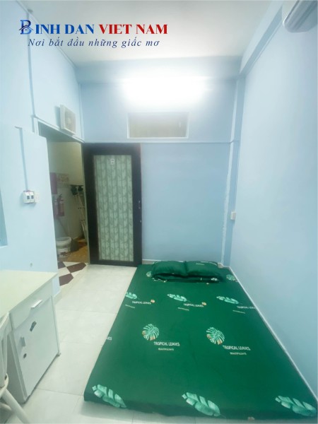 Phòng riêng đủ tiện ích giá rẻ, 10.6m2, wc trong phòng, cửa sổ hành lang.