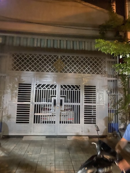 Cho thuê nhà Đặng Minh Khiêm Hướng Đông Nam 2pn 2wc. Em đăng giup nên không tiếp trung gian