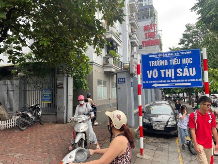 Cho thuê căn góc cc mặt đường Minh Khai, HBT, HN
