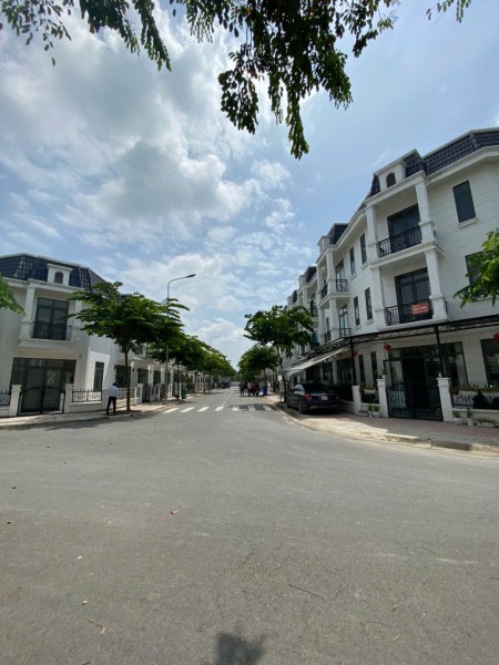 Bán Gấp Nhà Phố Mặt Tiền, sổ hồng riêng – Vào Ở Ngay!