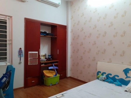 Ô TÔ ĐỖ CỬA - NHÀ KHUNG CỘT - GẦN PHỐ CẦU GIẤY - KINH DOANH SẦM UẤT