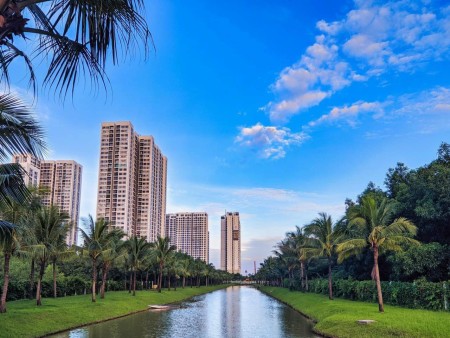 Bán gấp Căn Hộ 2PN + 69m2, Đông Nam, view Sông đẹp, chỉ 2.8 tỷ, đã có sổ Vinhomes Grand Park quận 9