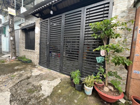 Bán nhà Quận 12, 92m2 hẻm rộng 10m cạnh đường Trường Chinh, giá đầu 5
