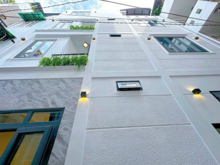 BÁN NHÀ 150M2 - QUẬN PHÚ NHUẬN, CHỈ NHỈNH 6 TỶ
