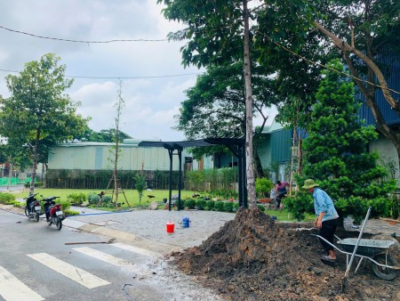 Cần bán 700tr căn nhà phố liền kề, 176m2, gần trung tâm thành phố Thuận An, mặt tiền DT743