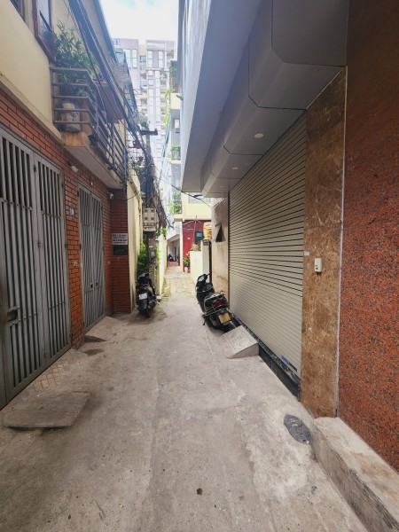 Nhà đẹp ngõ Chùa Liên Phái Bạch Mai 37m2x4T giá 4,35 tỷ ngõ thông