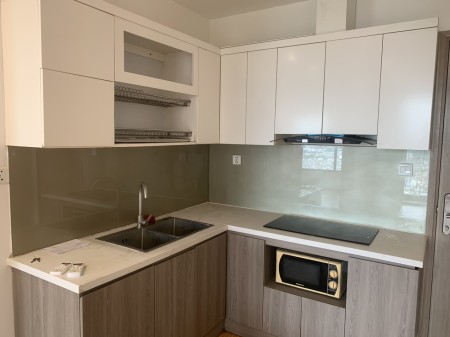 Em cần bán gấp căn 1PN+ nội thất cơ bản bên VINHOMES SMART CITY với giá cực sốc chỉ 2,7 tỷ bao phí