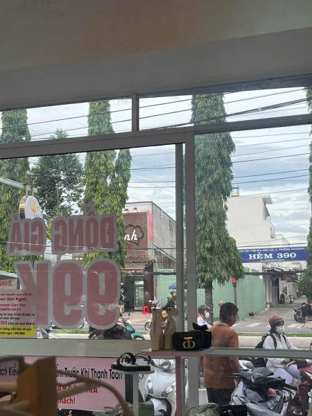 Cho thuê nhà mặt tiền đường Nguyễn Văn Cừ gần đh y dược
