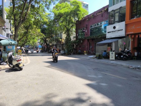 CC BÁN NHÀ LÔ GÓC PHỐ HÀNG BÚN 30M2 3TẦNG GIÁ 9 TỶ. Ô TÔ TRÁNH VỈA HÈ.