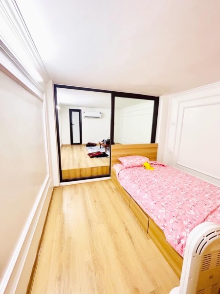 Nhà đẹp Tân Ấp. Gần BV Medlatec, chợ Long Biên, cách Hồ Tây chỉ 1km