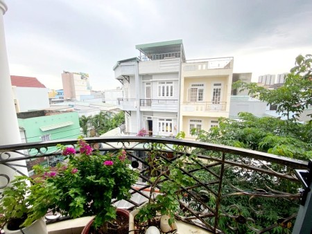 Bán Nhà hẻm Ô tô đậu trong nhà Tại Phường Phước Long B, Tp. Thủ Đức, Giá nhỉnh 8 Tỷ.