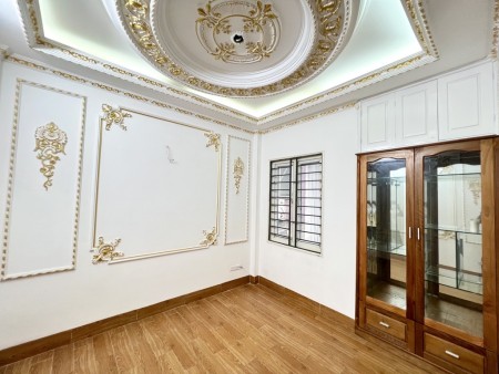 Bán nhà lô góc Định Công - Hoàng Mai, 5 tầng, ô tô đỗ cửa, giá 6.3 tỷ. Nhà Hoàng Mai