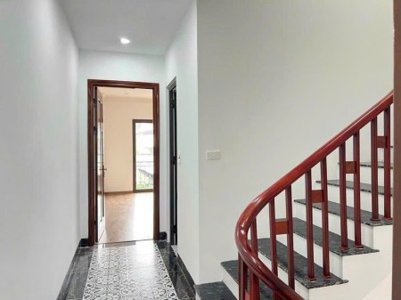 BÁN GẤP!!! NHÀ ĐẸP CHÍNH CHỦ + NỘI THẤT TẶNG KÈM