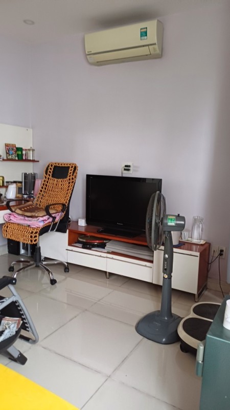 Chính chủ cần cho thuê nhà 2 mt hẻm oto vừa ở vừa kd Dương Bá Trạc F2 Q8 chỉ 25tr