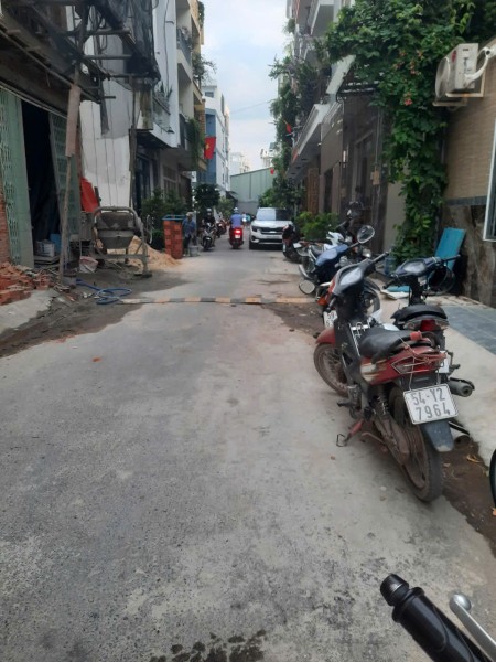Bán đất lô góc 2 Mặt tiền đường Xe hơi, 52m2, giá chỉ 3,xx tỷ
