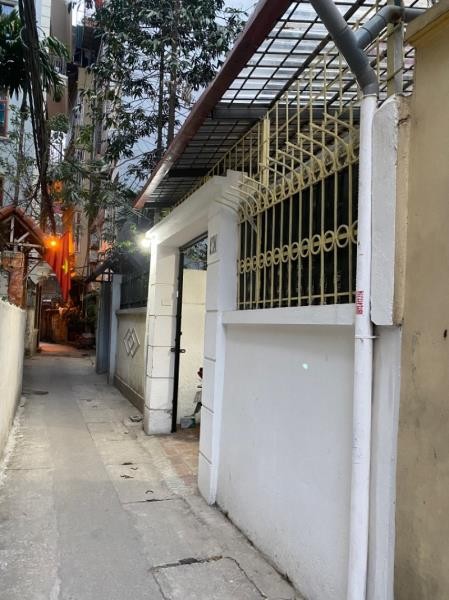 SIÊU RẺ CHỈ 110tr/m2! Chủ có việc gấp cần bán nhà Hoàng Hoa Thám!