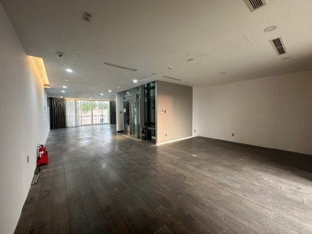 Căn VIP - Cho thuê Nhà phố Nguyễn Cơ Thạch 6500$, dt sử dụng 600m2