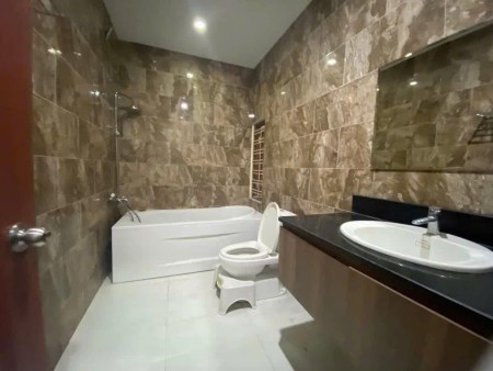Cho thuê nhà 4 tầng mặt tiền đường: TRƯNG NỮ VƯƠNG - phía gần cầu Rồng