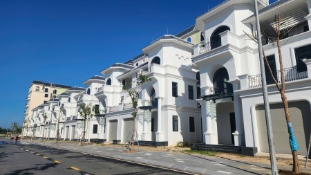 Biệt thự Quảng Bình view biển, sát sân gofl 300m2
