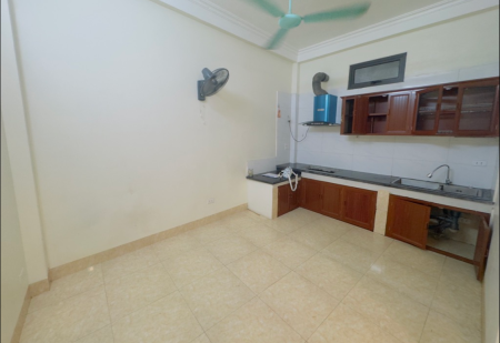 Chính chủ cần bán nhà Gia Quất 45,4m2 có 4 tầng bán 5,1 tỷ. ngõ to rộng tiện ích tốt
