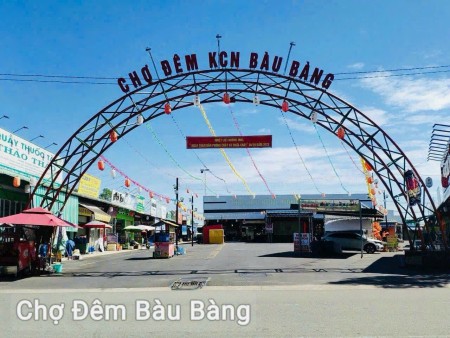 Nhà phố 100m2, 1 trệt 2 lầu, 3PN, 2WC. Giá 2,2ty, sổ sẳn, công chứng ngay, tiện ích đầy đủ