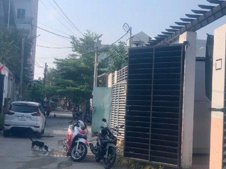 Nhà cấp 4 kiên cố 71m2, 2 PN. Hẻm xe hơi trung tâm Phường Linh Trung - Thủ Đức 1.9 Tỷ