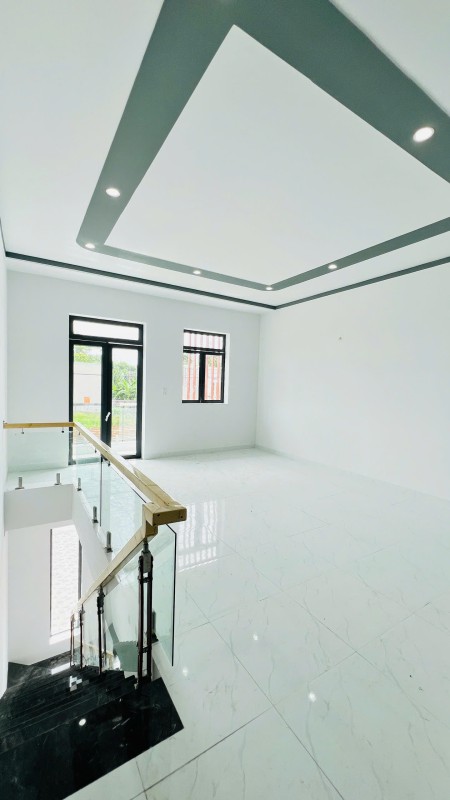 Nhà đẹp 1 trệt 1 lầu mới xây ngay cuối đường Đồng Khỏi mới xây DT 20x5 sổ riêng