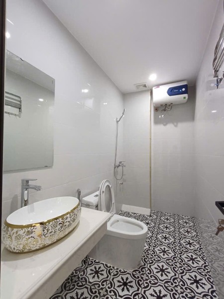 PHÂN LÔ - NHÀ MỚI ĐẸP - PHUN NỘI THẤT- Ở LUÔN - HIẾM - 50M RA MẶT PHỐ MINH KHAI,