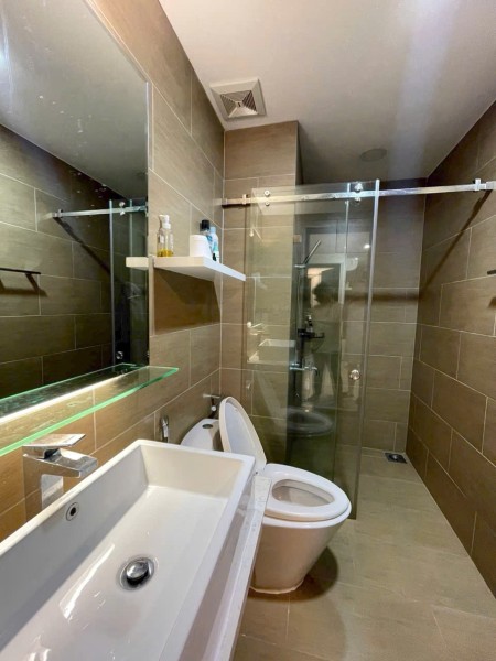 Gia đình cần bán CH Satra Eximland 88m2, 2pn, 2wc, căn góc, hướng mát, tặng NT, có SH. Giá: 5 tỷ TL