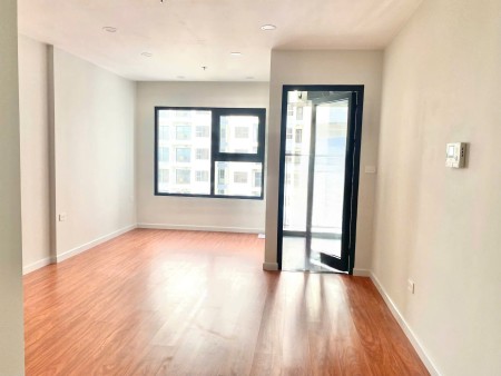 Cần bán nhanh Studio 28m2 Đông Bắc sát nhà gửi xe 2.1tỷ Vinhomes Smart