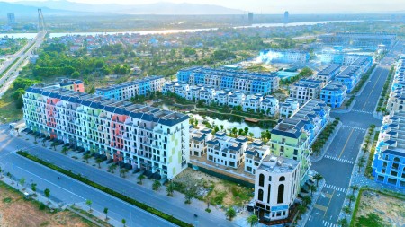 CĂN KHÁCH SẠN 7,5 TẦNG MẶT BIỂN QUẢNG BÌNH - LA CELIA CITY