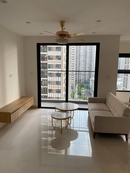 Bán CĂN GÓC 2PN+ 63m2, full đồ S102, tầng trung đẹp, view nội khu BỂ BƠI GIÁ 4 TỶ
