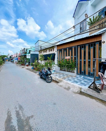 Nhà tự xây ở gần 2 năm giờ bán lại 750triệu mặt tiền Trịnh Như Khuê Bình Chánh 75m2 Sổ Hồng Riêng.