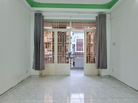 Ban công siêu thoáng tại 719 Huỳnh Tấn Phát quận 7