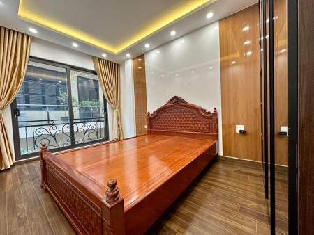 Bán nhà Hoàng Văn Thái, ngõ thông thoáng, ô tô tránh, 43,5m2, 8.5 tỷ