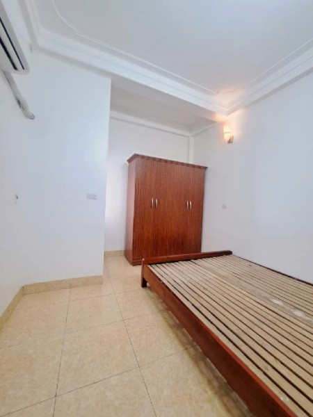 Bán Nhà Định Công Hạ - Hoàng Mai, DT: 45m2, Giá hơn 6 tỷ, Ngõ thoáng sáng, oto gần