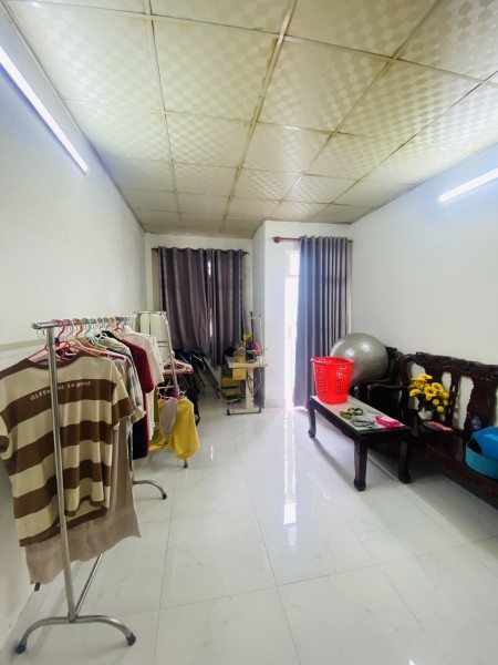 PHẠM THẾ HIỂN Q8 - HẺM XE HƠI TỚI NHÀ - 3 TẦNG BTCT 4PN 3WC - 48M2 - HOÀN CÔNG ĐỦ - Chỉ 4.4 TỶ