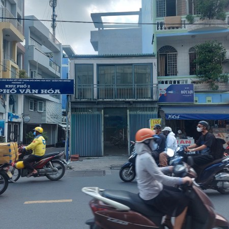 Cho thuê nhà góc 2 mặt tiền Huỳnh Văn Bánh, Quận Phú Nhuận.