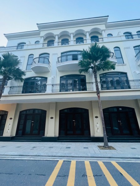 Bán Chà Là 63m hướng ĐN đối diện khu chung cư 43 tòa Vinhomes Ocean Park 2 giá 7,8 tỷ