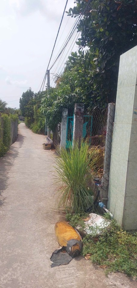 Chính chủ cần bán nhà cấp 4, giấy tờ sổ đỏ công chứng vi bằng, 108m2, giá 900 triệu