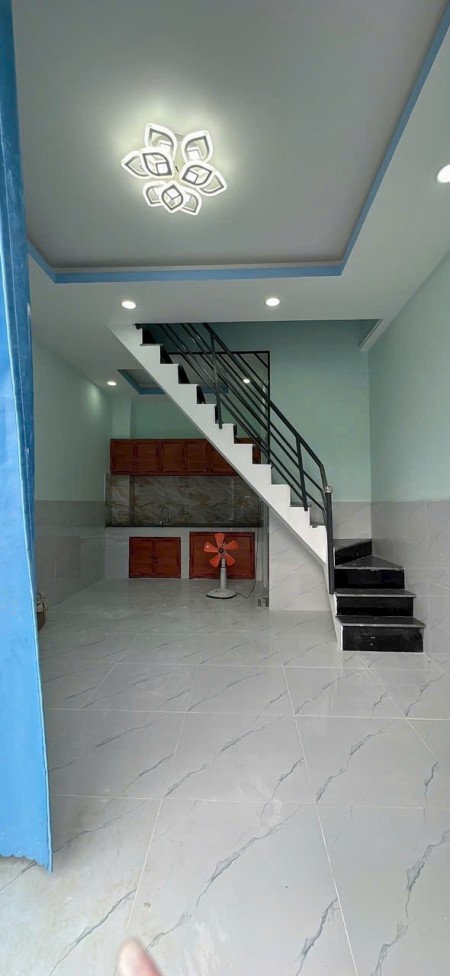 Bán nhà 1 tỷ 350, mặt tiền Xuân Thới Thượng 9