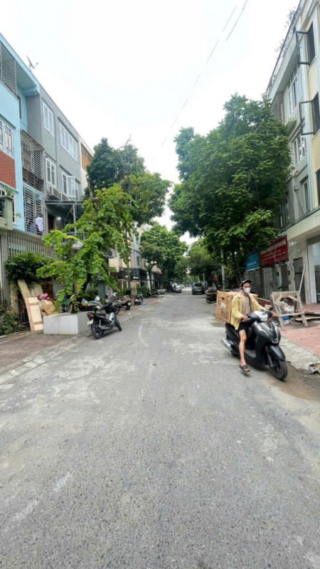 Hàng độc! Liền kề KĐT Văn Khê, thiết kế thông sàn, phân lô, ô tô tránh, 83m2 giá 17,x tỷ