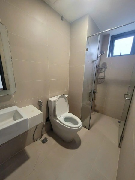 Cho thuê chung cư 590 CMT8, P10, Quận3: 98m2, 3p ngủ, máy lạnh 16tr