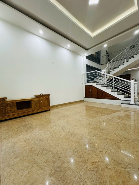 BÁN NHÀ 2 TẦNG ĐƯỜNG DIỆP MINH CHÂU, RẺ NHẤT HOÀ XUÂN.